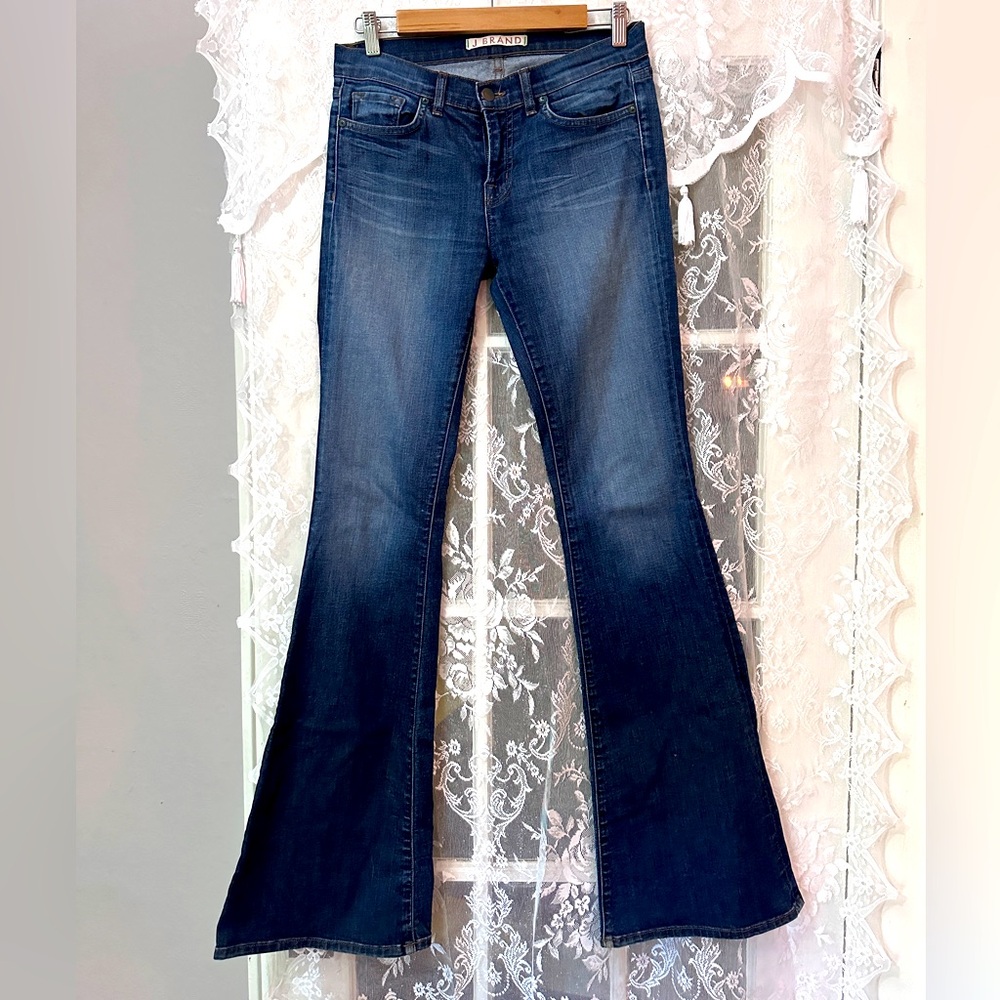 JayBrand, size 28 flare jean.